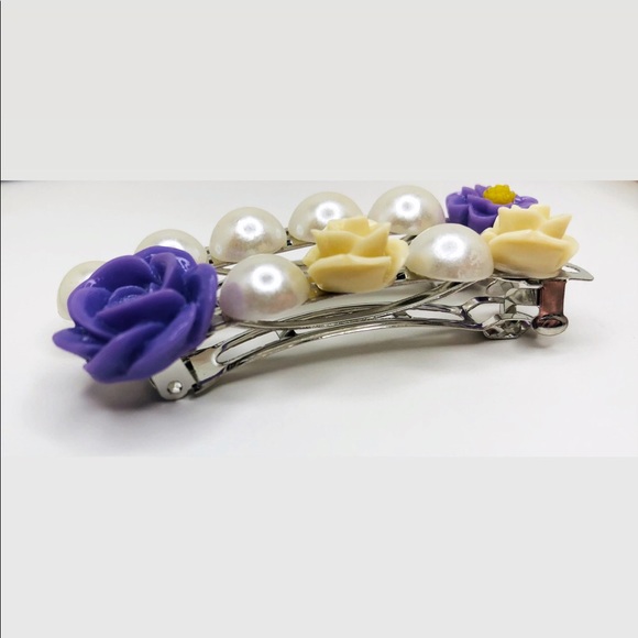 ♡ 2 for 20$ ♡ Flower & Pearl Hair Barrette Clips - Picture 4 of 4